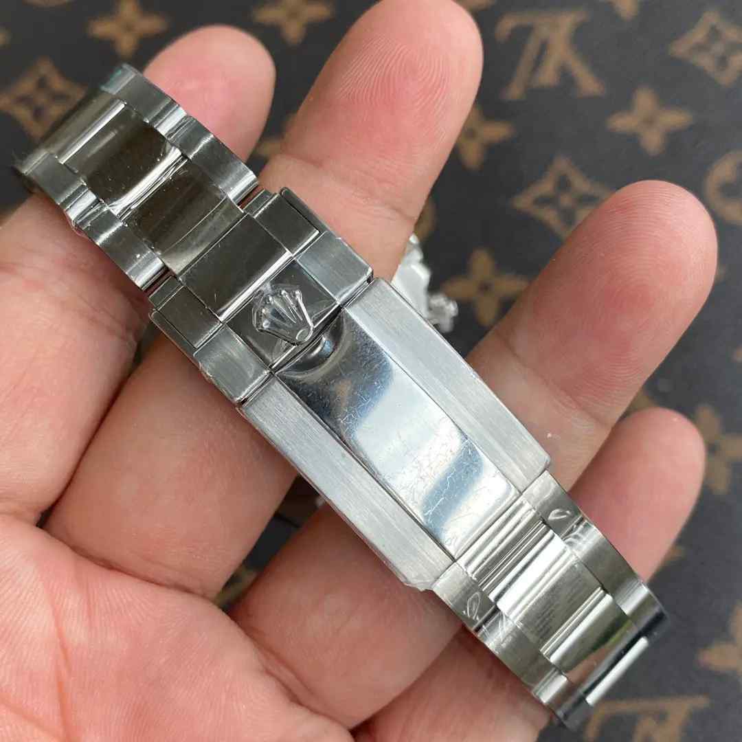 C厂劳力士熊猫迪做得好不好？4130机芯实拍对比讲解 | 奈斯探表