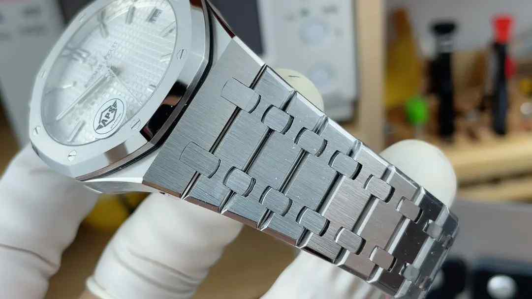 APS厂爱彼15500复刻表V3版本值得入手吗？（深度评测升级点） | 奈斯探表