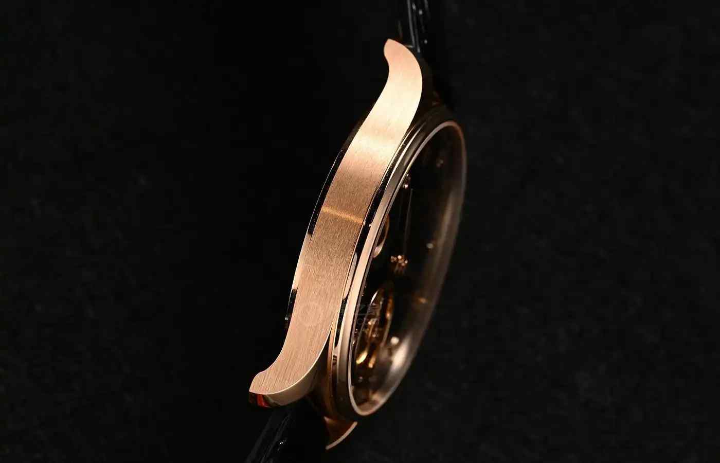 万国又一款标志性陀飞轮你见过吗？ | 奈斯探表