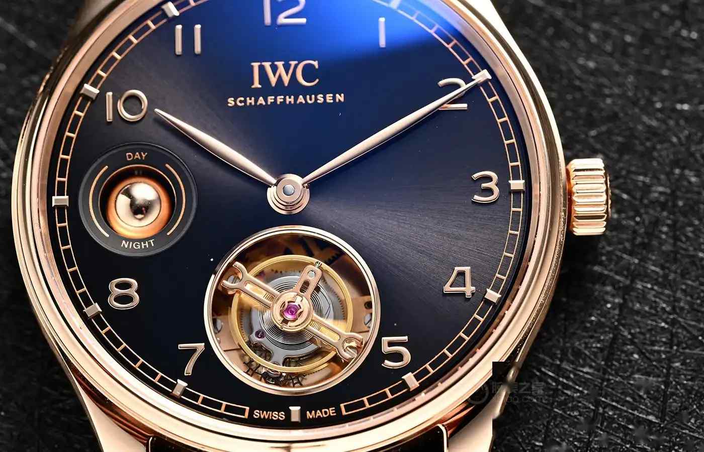 万国又一款标志性陀飞轮你见过吗？ | 奈斯探表