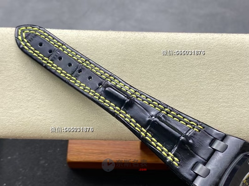 TK厂皇家橡树JF大黄蜂26470评测：轻盈碳纤维，细节满分！ | 奈斯探表