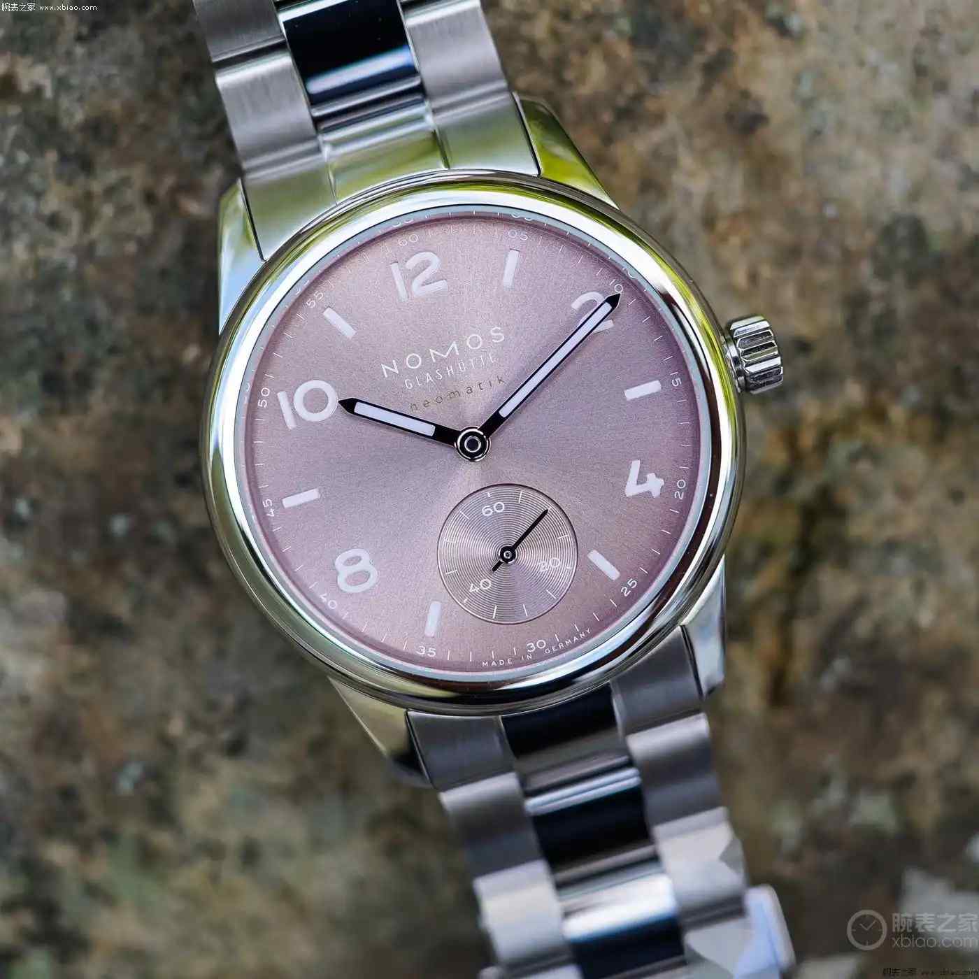 Nomos Club Sport系列新增34毫米款，小巧精致色彩缤纷 | 奈斯探表