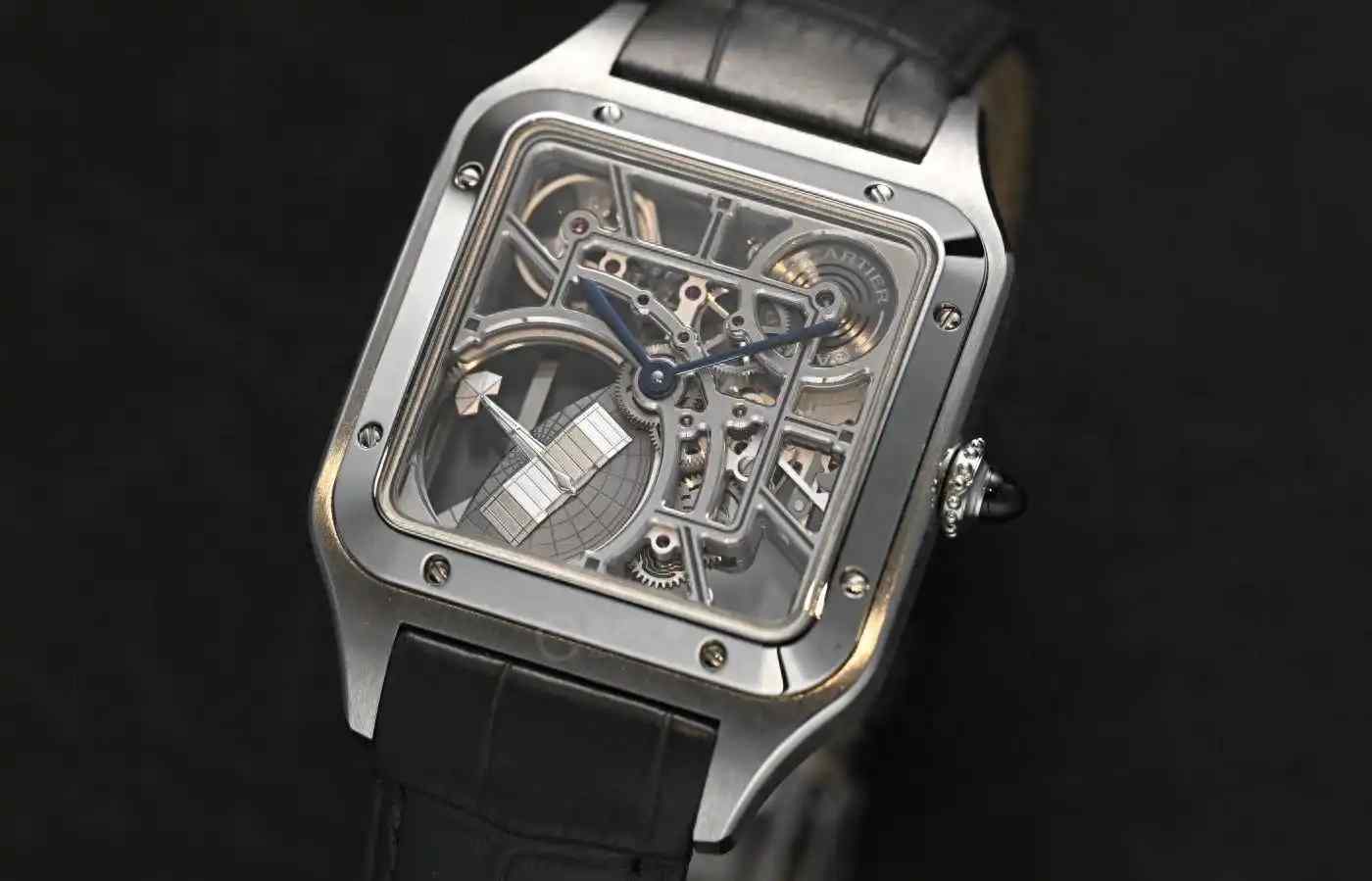 卡地亚山度士镂空新作，以“淑女号”飞行器致敬经典 | 奈斯探表