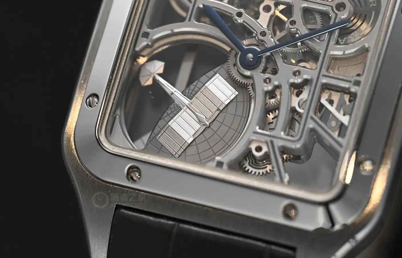 卡地亚山度士镂空新作，以“淑女号”飞行器致敬经典 | 奈斯探表