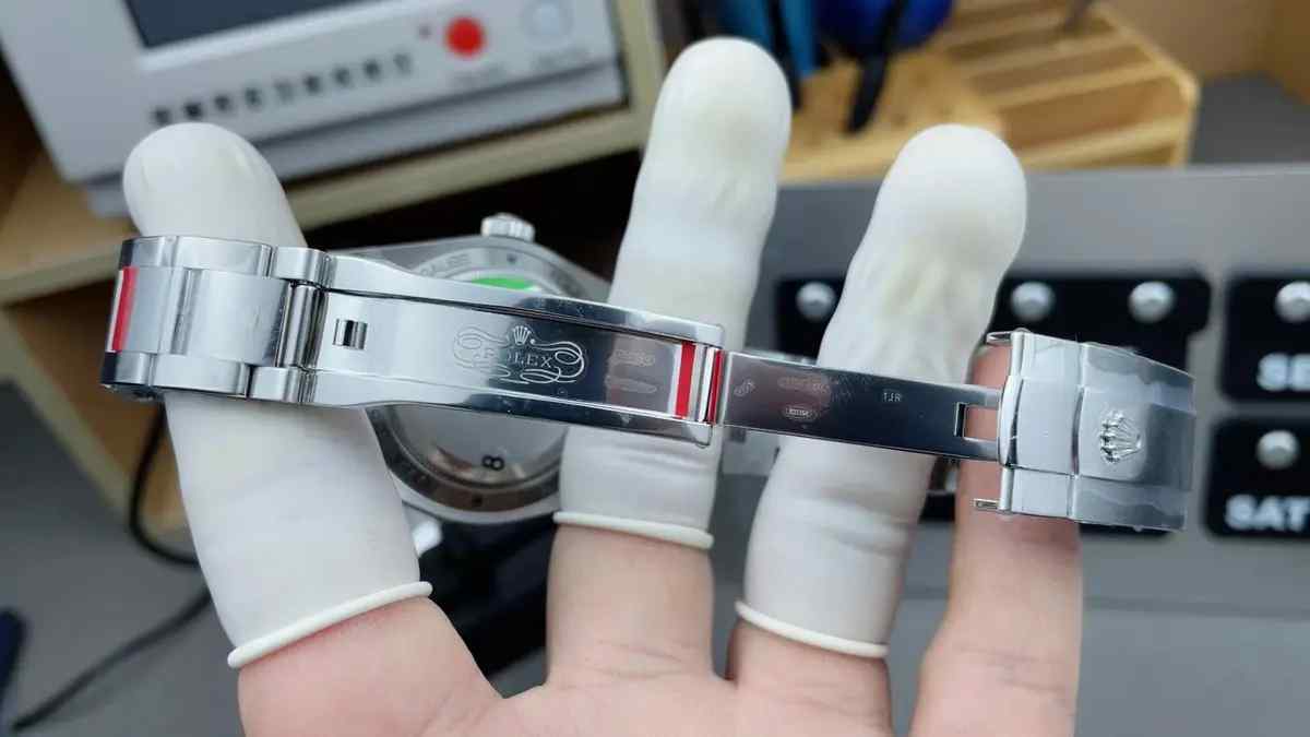 VS厂复刻劳力士绿玻璃闪电针116400深度评测：丹东3131机芯，极致还原原版魅力！ | 奈斯探表