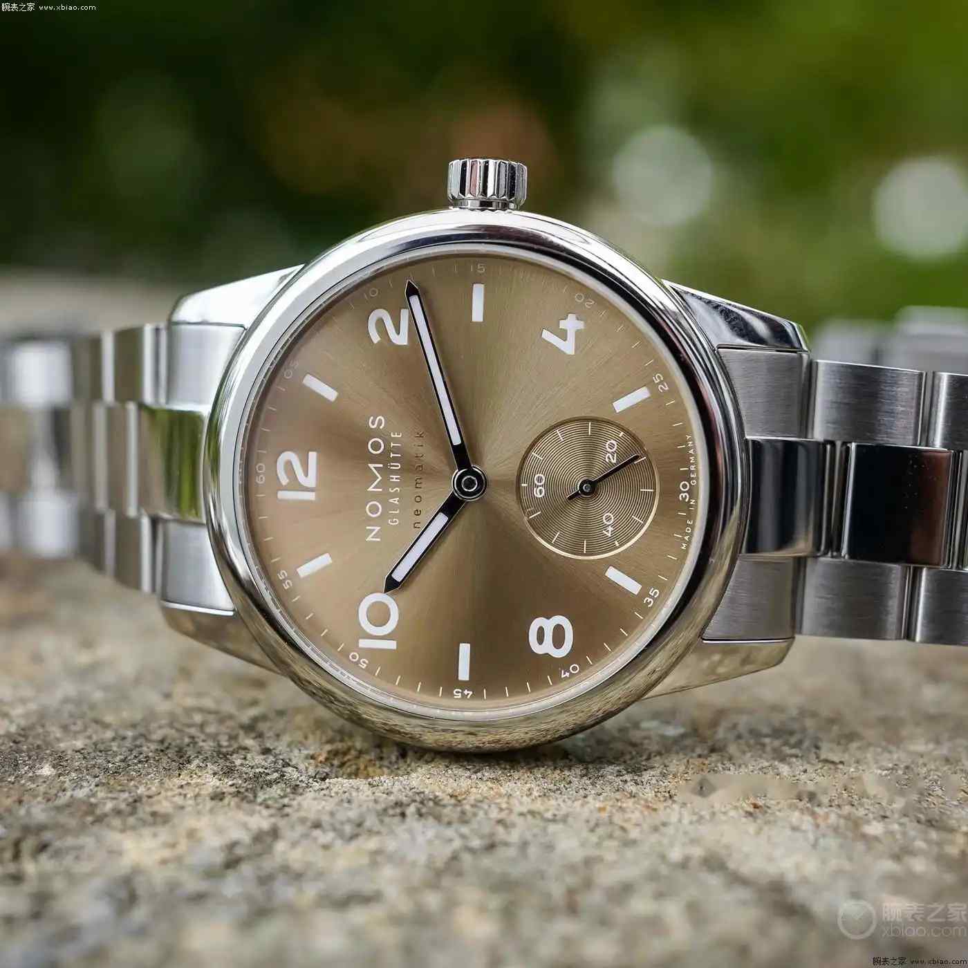 Nomos Club Sport系列新增34毫米款，小巧精致色彩缤纷 | 奈斯探表