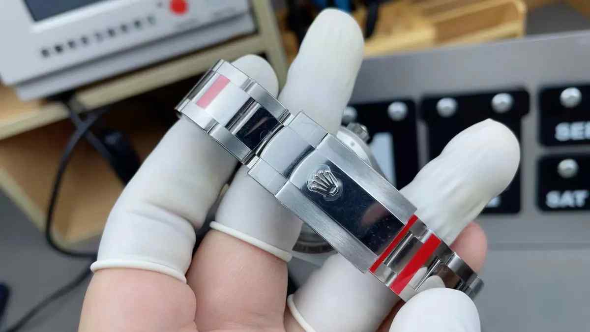 VS厂复刻劳力士绿玻璃闪电针116400深度评测：丹东3131机芯，极致还原原版魅力！ | 奈斯探表