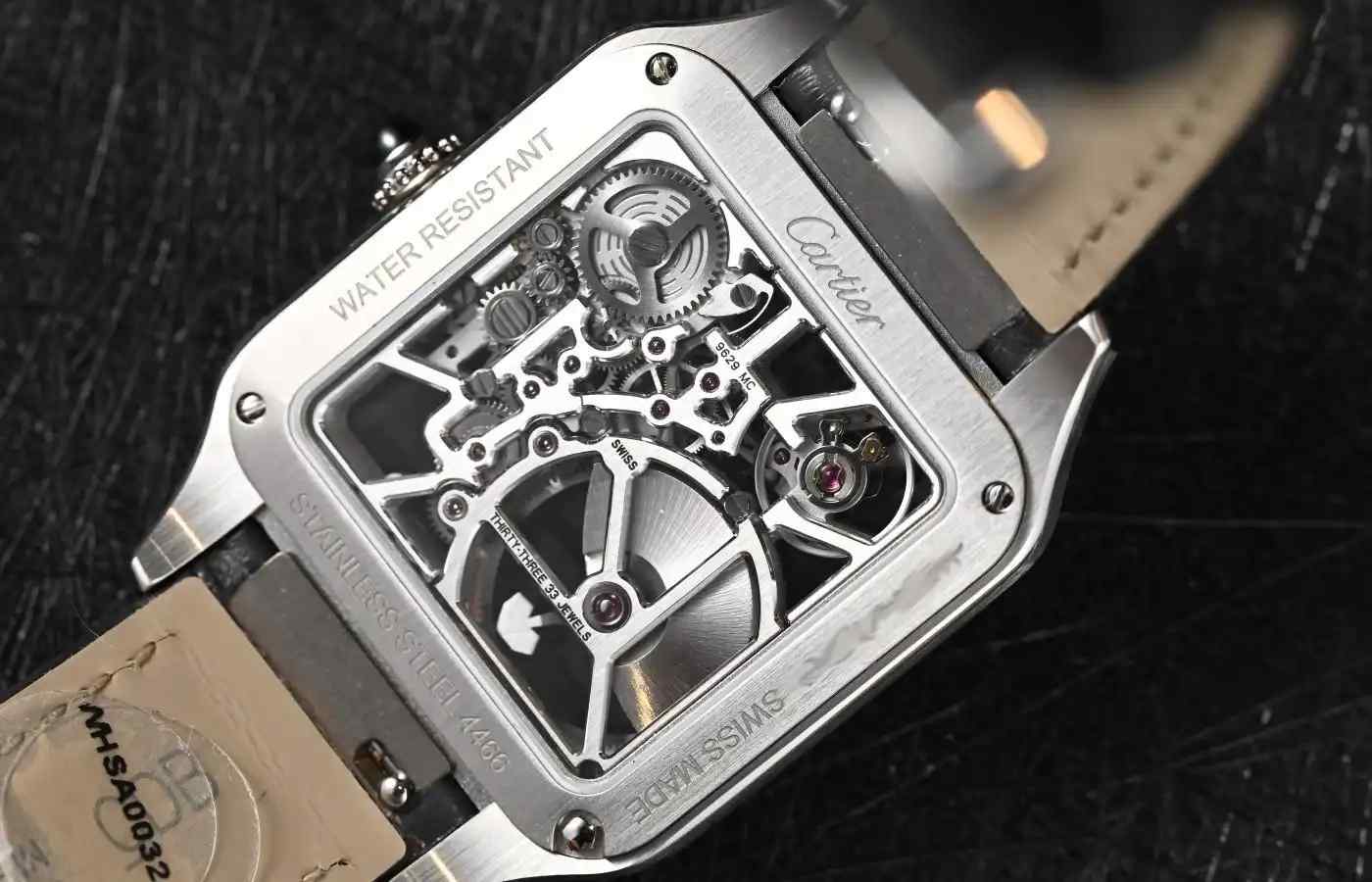 卡地亚山度士镂空新作，以“淑女号”飞行器致敬经典 | 奈斯探表