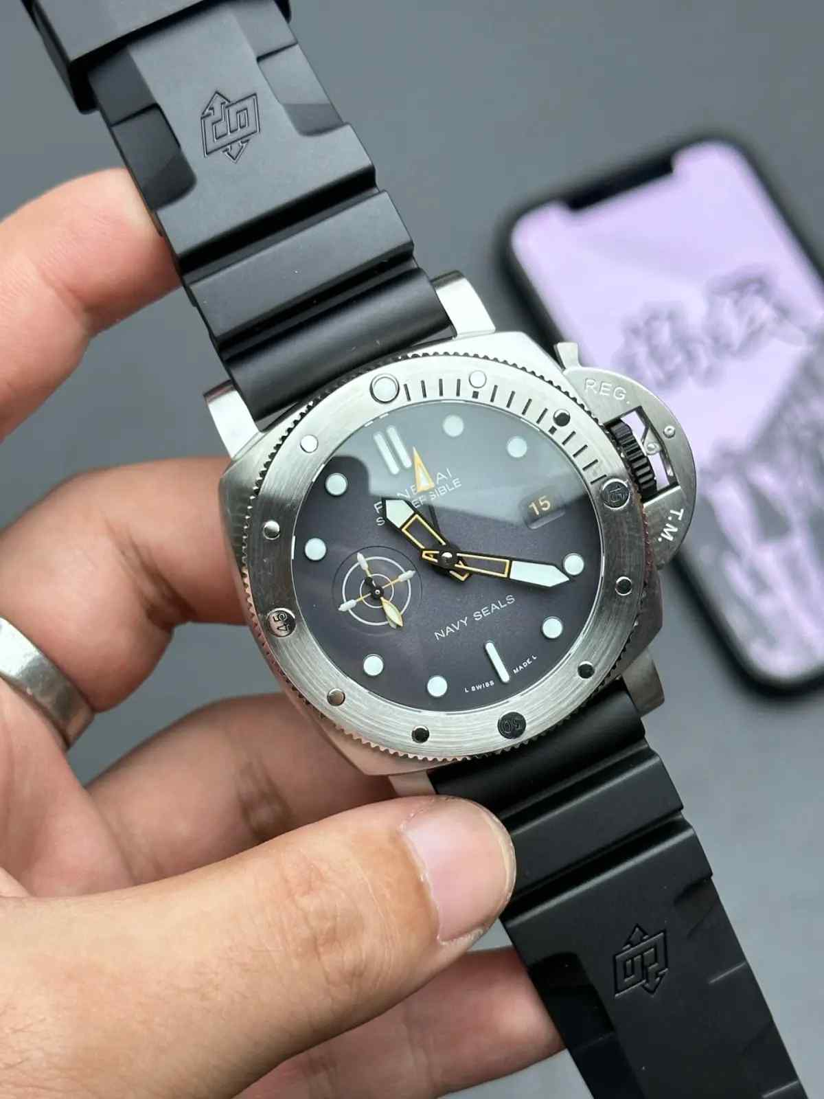 VS厂沛纳海PAM01323复刻表测评：极致细节，值得入手吗？ | 奈斯探表