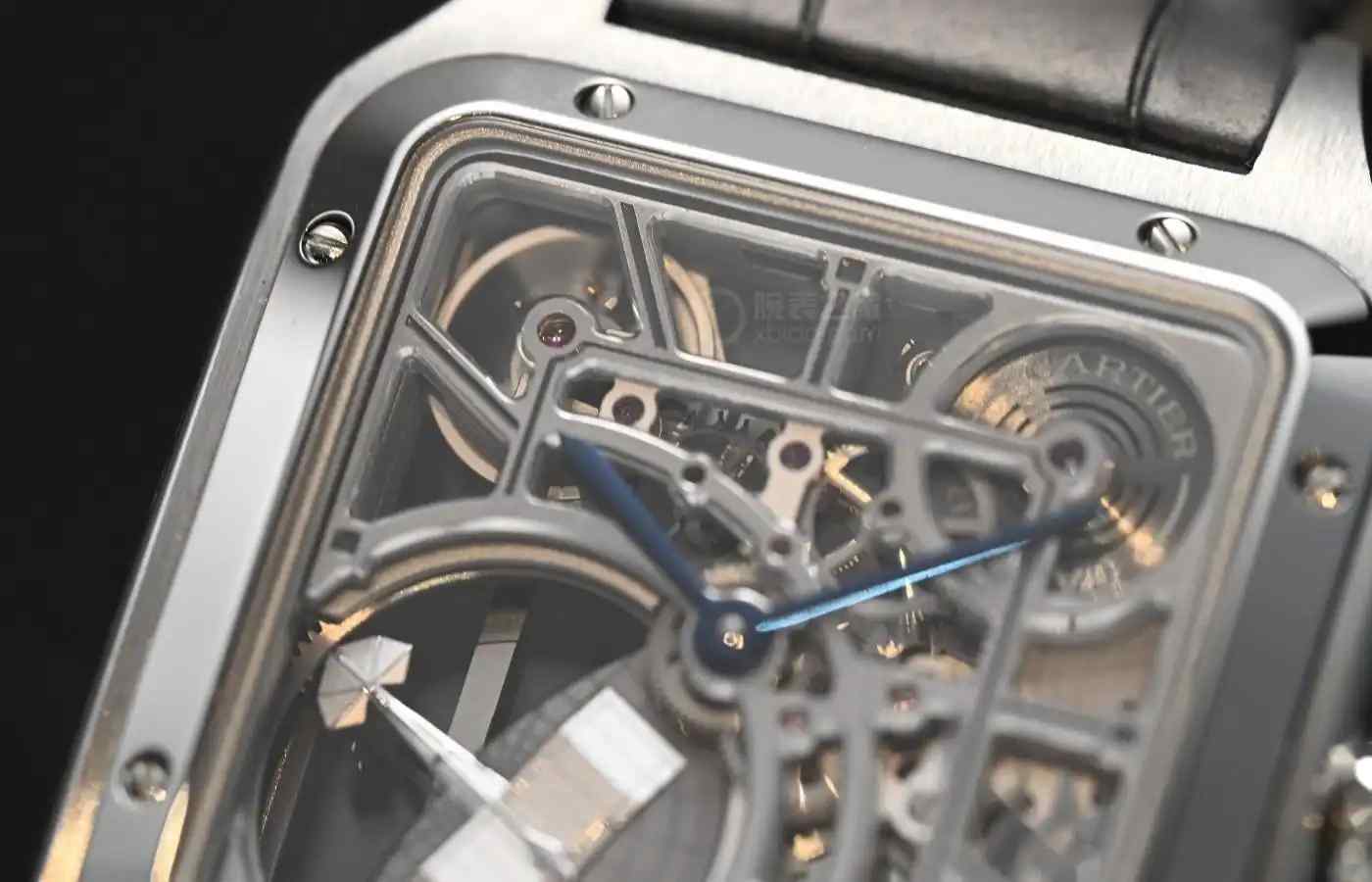 卡地亚山度士镂空新作，以“淑女号”飞行器致敬经典 | 奈斯探表