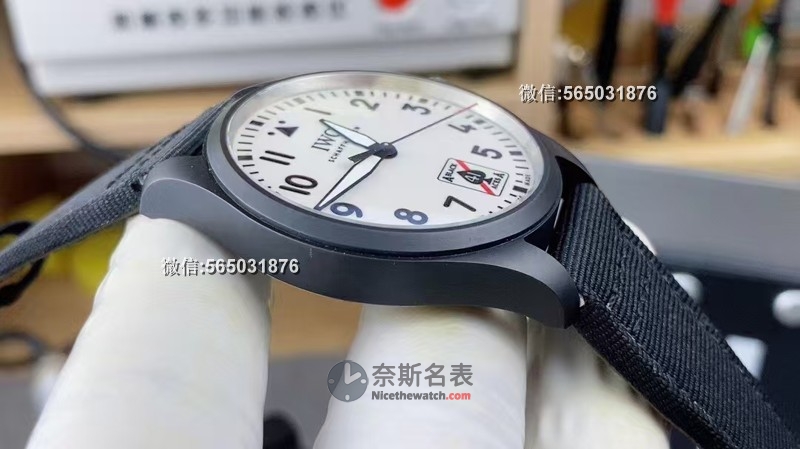M+厂万国黑桃A王牌飞行员V2升级版评测：细节升级，完美复刻！ | 奈斯探表