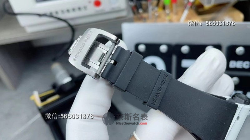 APS厂RM61-01白跑道VS BBR厂RM35-01碳纤维，哪款更心动？ | 奈斯探表