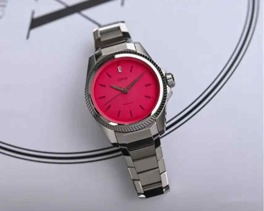 豪利时ProPilot X Miss Piggy联名款，买不买就看你的粉色驾驭力啦！ | 奈斯探表