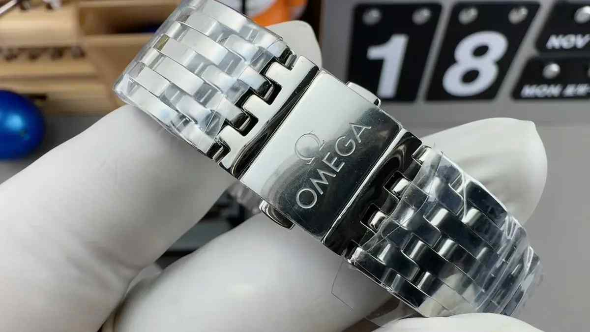 购表攻略！VS厂欧米茄第三代蝶飞墨绿盘超详细测评，值得入手吗？ | 奈斯探表