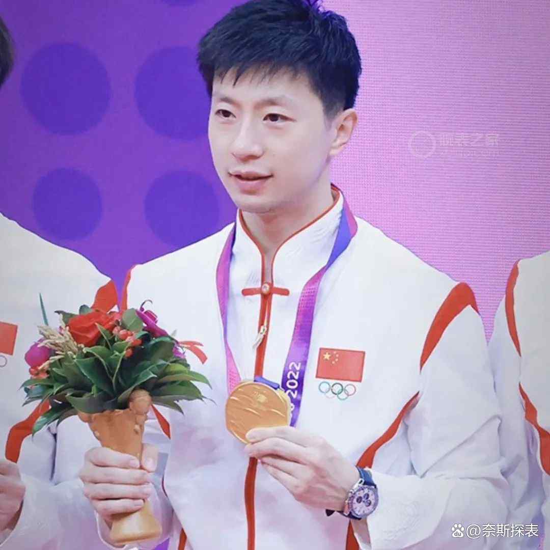 新年戴新表欧米茄超霸史努比腕表，马龙也爱不释手，你确定不来一块？ | 奈斯探表