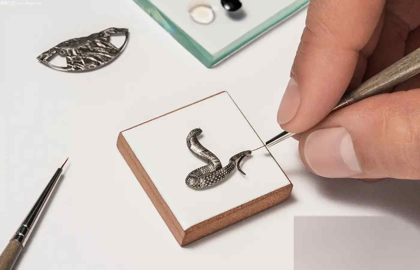 顶级蛇年腕表值不值得入手？行家深度解析积家、宝玑、江诗丹顿！ | 奈斯探表