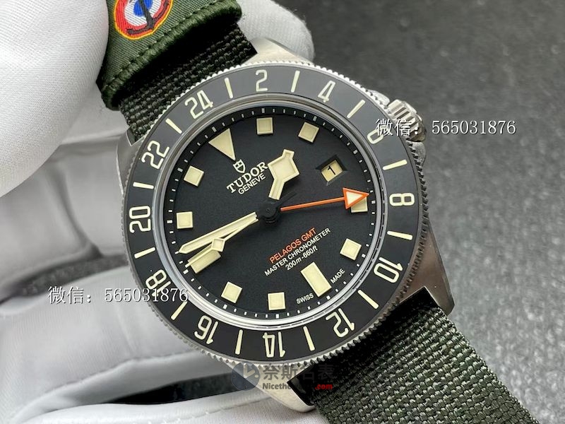 飞行员与潜水员的专属腕表：M+领潜FXD祖鲁时间评测！ | 奈斯探表