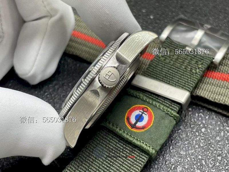 飞行员与潜水员的专属腕表：M+领潜FXD祖鲁时间评测！ | 奈斯探表