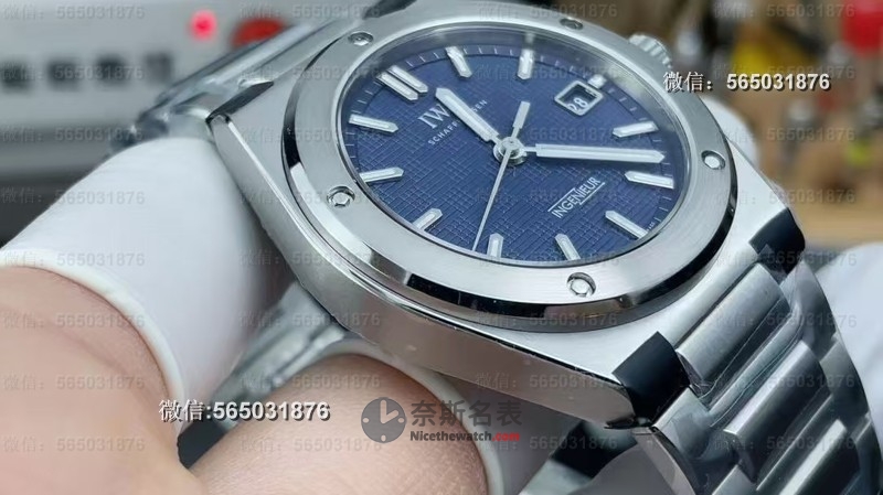 V7厂蓝面工程师评测：新配色是否值得入手？ | 奈斯探表