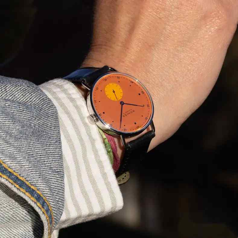 Nomos最新限量款！双橙配色Metro Neomatik腕表首发，双色表盘美翻了 | 奈斯探表