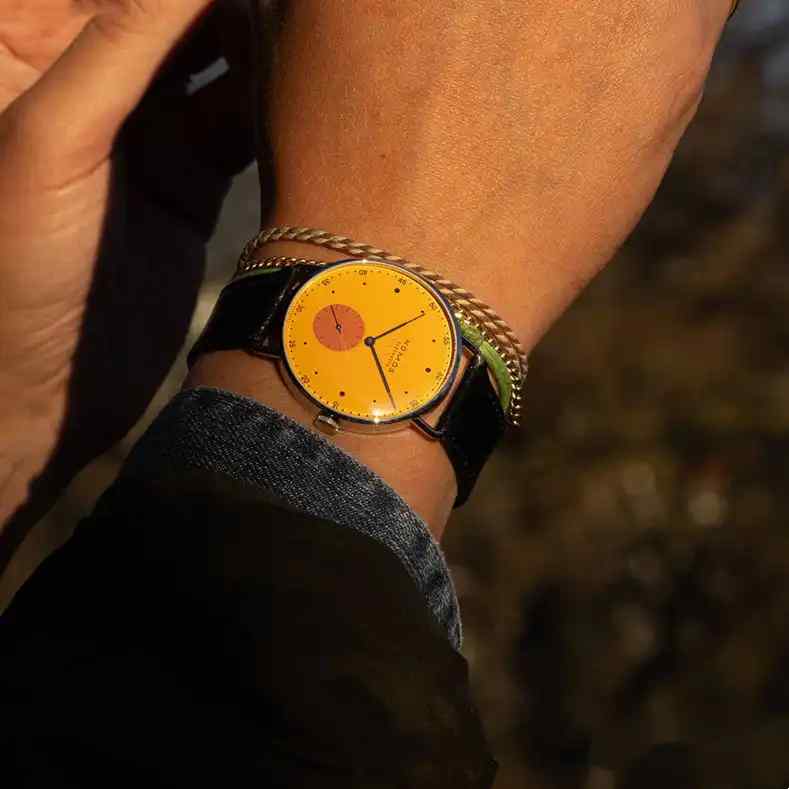 Nomos最新限量款！双橙配色Metro Neomatik腕表首发，双色表盘美翻了 | 奈斯探表