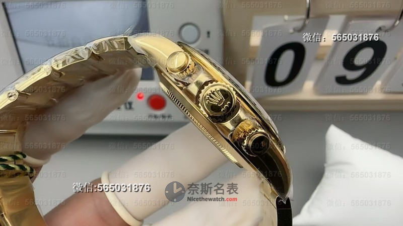 220克压手感！ZF配重版绿金迪能否碾压传统复刻 | 奈斯探表