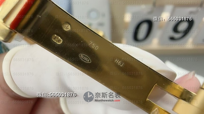 220克压手感！ZF配重版绿金迪能否碾压传统复刻 | 奈斯探表