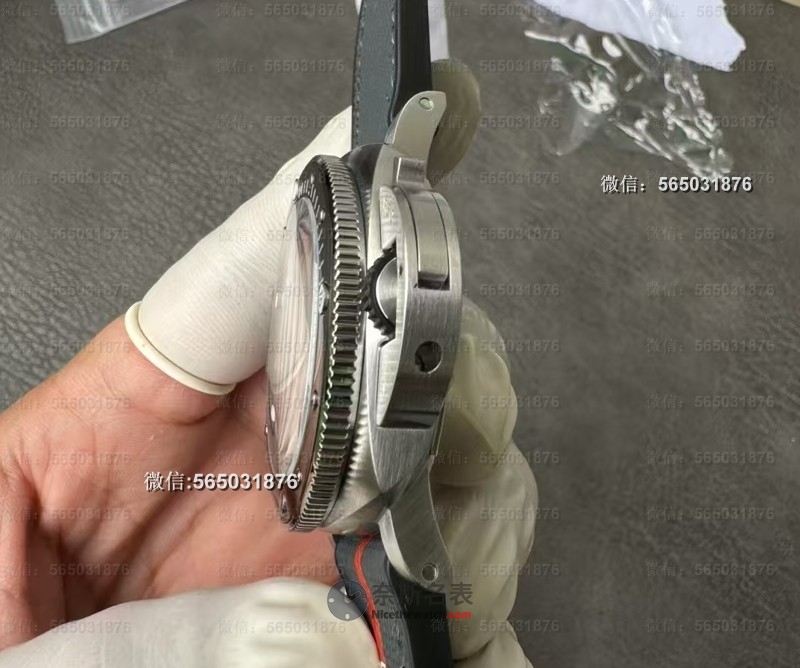 2025年度爆款！VS厂沛纳海1681实拍！Luna Rossa红灰配色太炸了！ | 奈斯探表