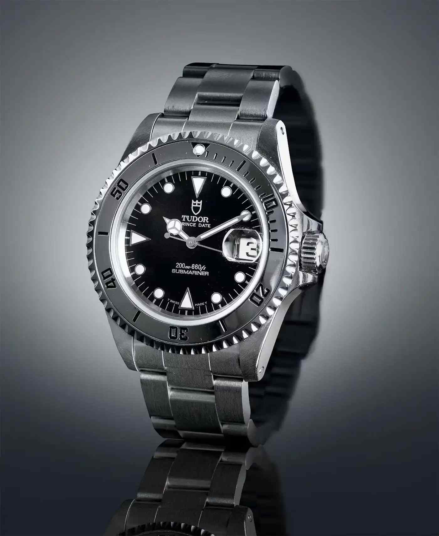 年度爆款预定！帝舵碧湾1958酒红色上手实测，这颜值对得起百年品牌！ | 奈斯探表