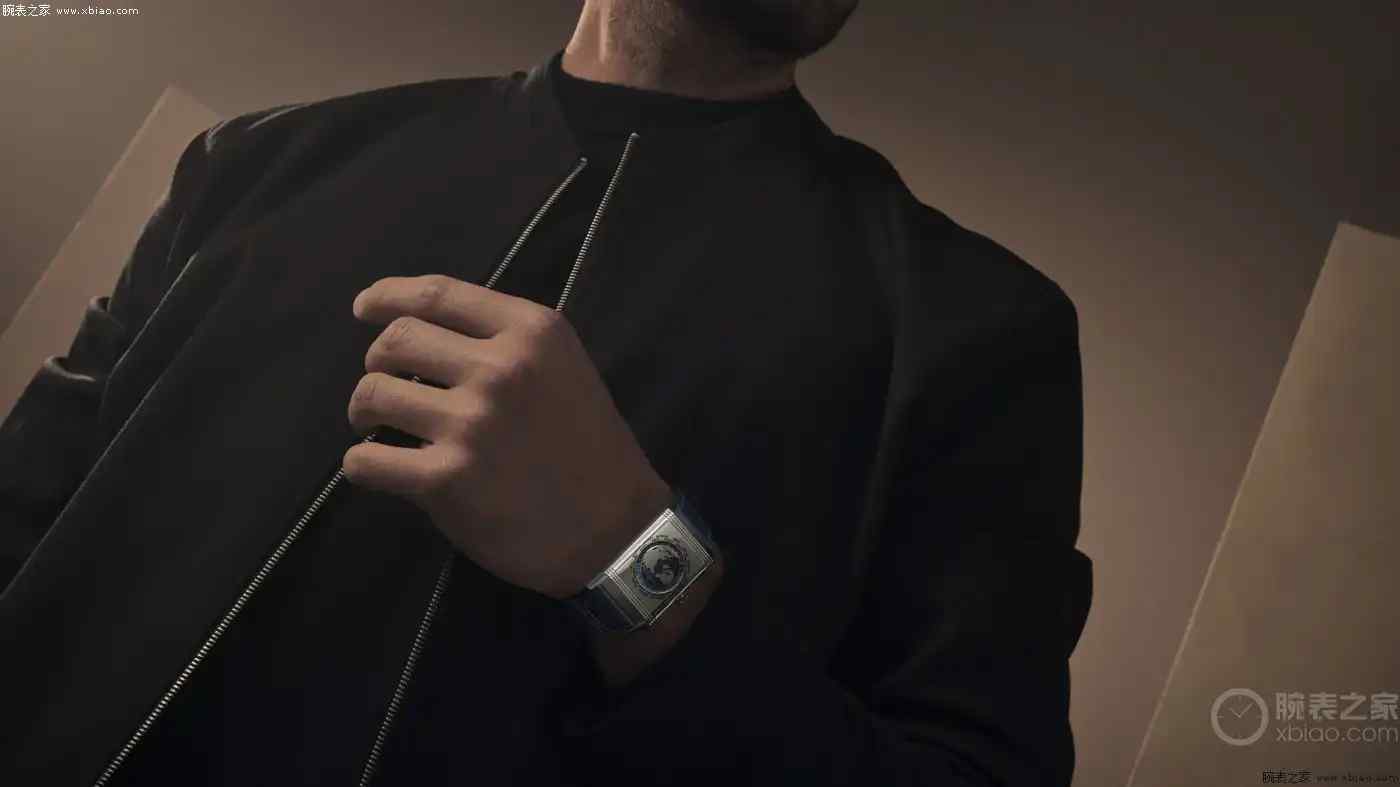 扮猪吃老虎！这款积家翻转表正面低调，背面竟藏了整个地球的浪漫！ | 奈斯探表