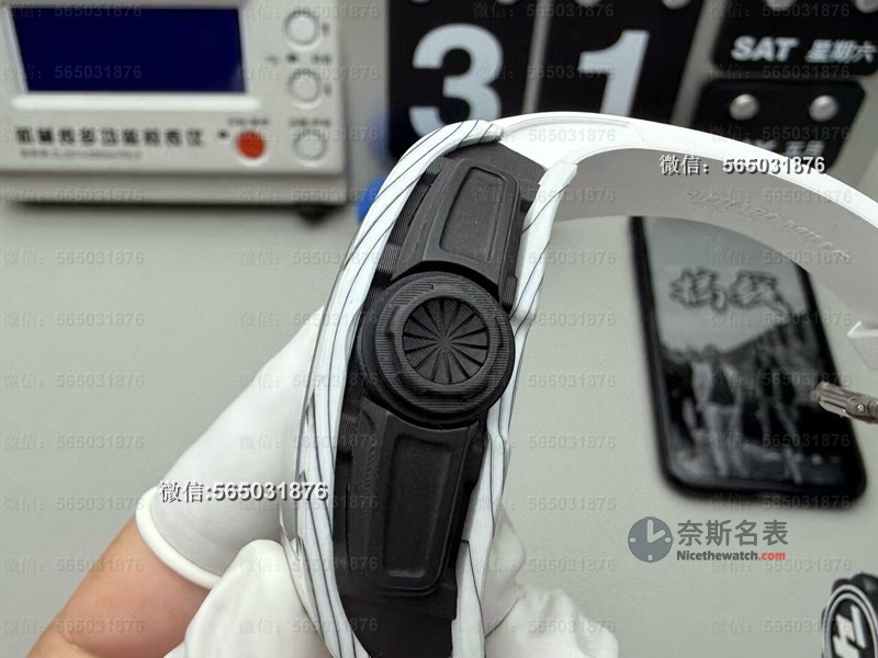 颠覆市场认知的复刻神器！ZF RM061白跑道腕表细节解析，比原装还惊艳 | 奈斯探表
