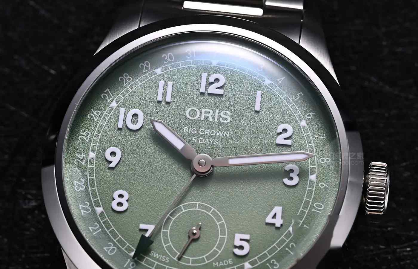 5天动储+10年保修！豪利时新款复古表，这个配色美到犯规！ | 奈斯探表