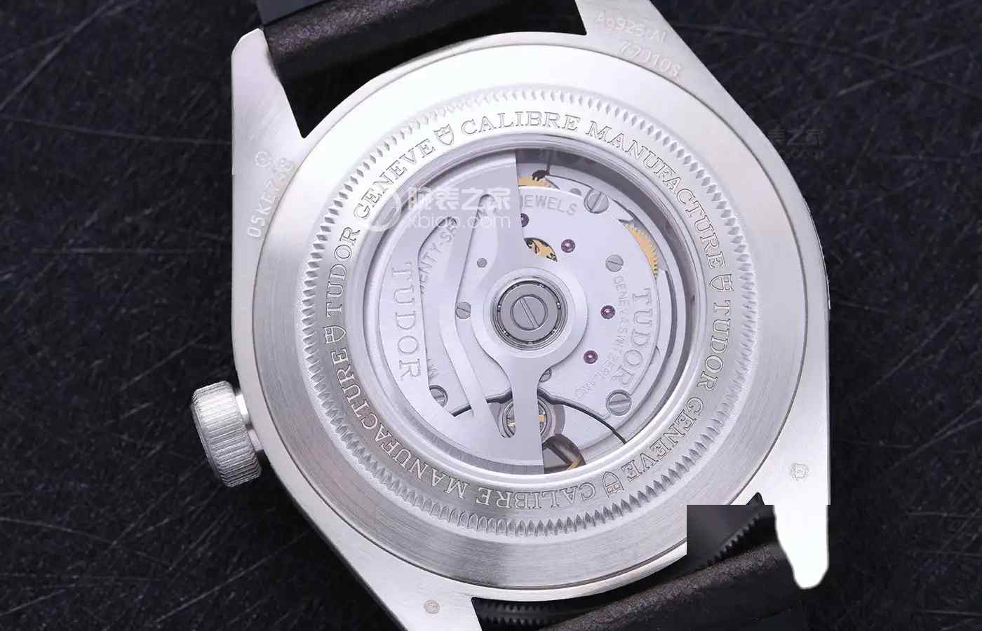 3.8万预算必看！帝舵银壳潜水表深度评测：银壳会氧化反而更有味道！ | 奈斯探表