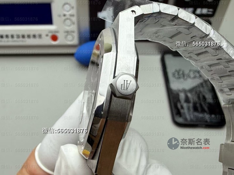 APS厂放大招！皇家橡树15400 V3评测，细节还原到毫米级! | 奈斯探表
