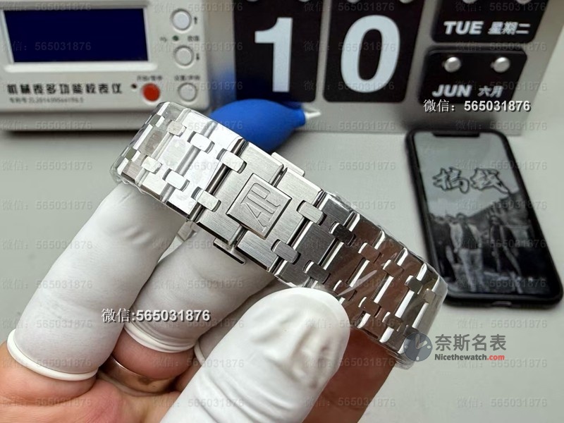 APS厂放大招！皇家橡树15400 V3评测，细节还原到毫米级! | 奈斯探表