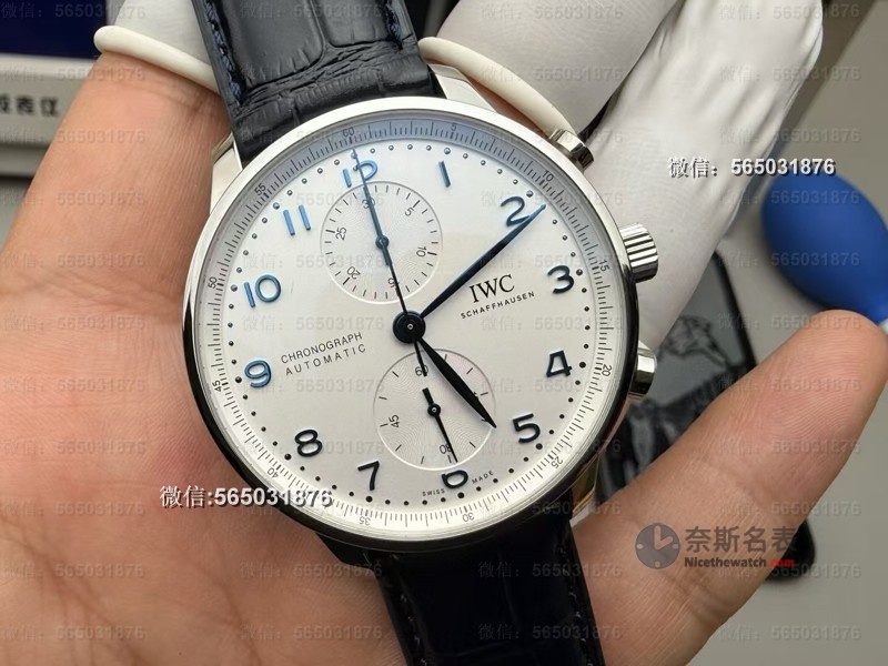 这些细节和原版真的一样？万国葡计复刻版上手：烤蓝钢针+超薄表壳真香！ | 奈斯探表