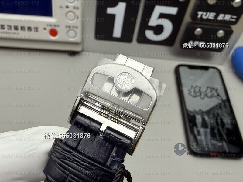 这些细节和原版真的一样？万国葡计复刻版上手：烤蓝钢针+超薄表壳真香！ | 奈斯探表