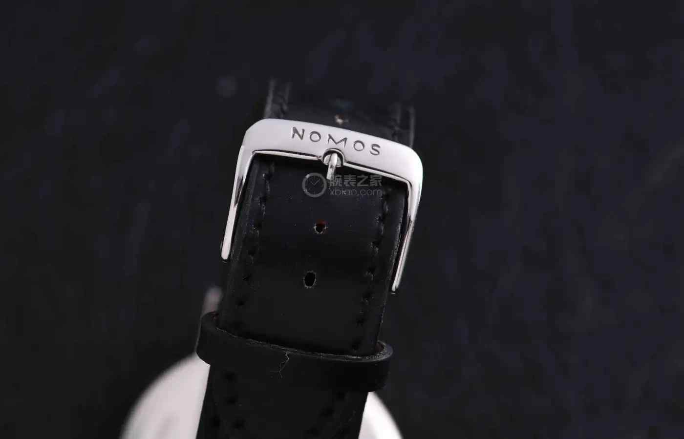 NOMOS红12腕表震撼上新！致敬无国界医生的德式极简美学，限量款抢疯！ | 奈斯探表