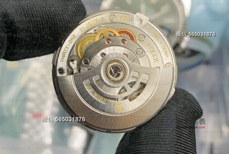 谁说复刻表不能戴出门？VS厂这款蓝游艇戴上手，朋友以为我升职加薪了！ | 奈斯探表