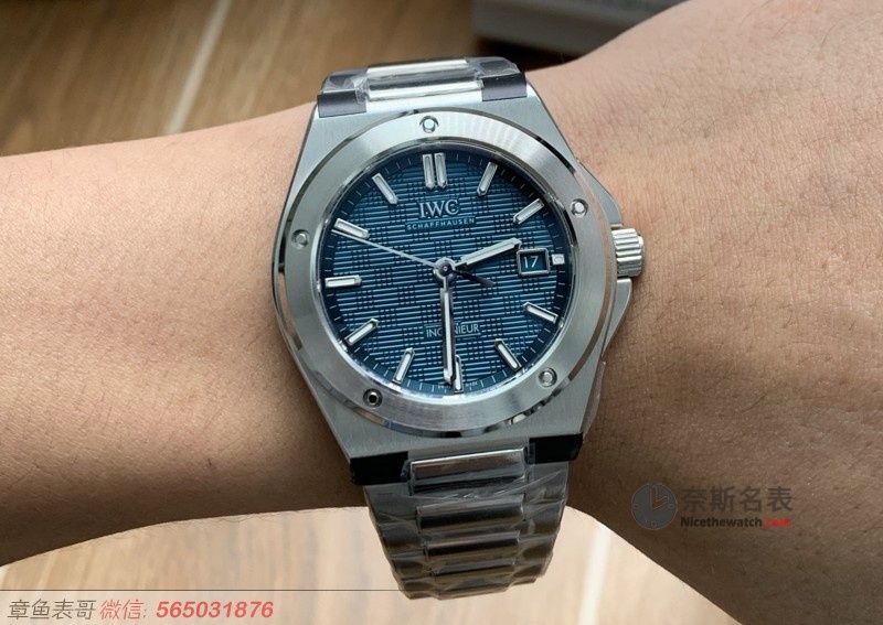 尊达遗作平替！V7厂工程师V2蓝面拆解：这抹湖水蓝比AP更毒？ | 奈斯探表