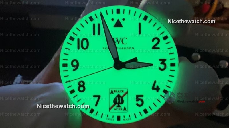 夜光炸裂！M+厂黑桃A飞行员V3实测曝光，整盘发光像科幻战表？ | 奈斯探表