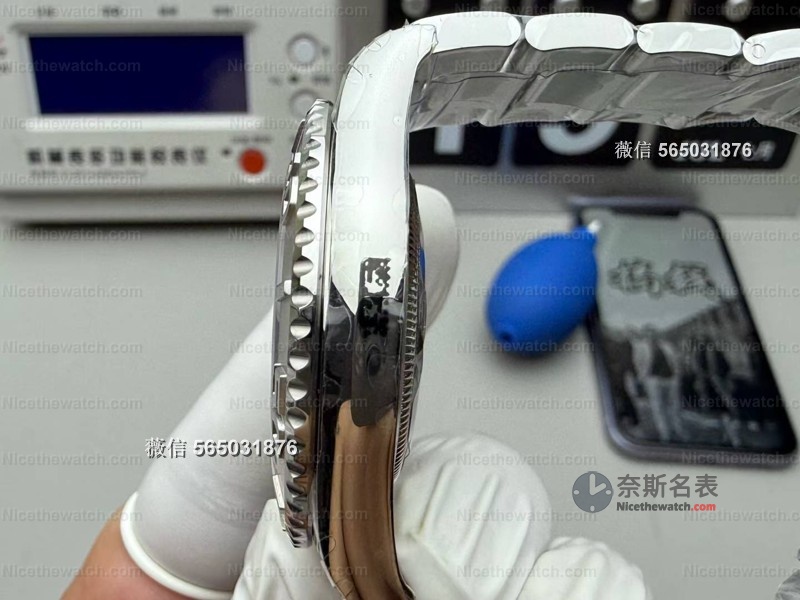 谁说复刻表不能戴出门？VS厂这款蓝游艇戴上手，朋友以为我升职加薪了！ | 奈斯探表
