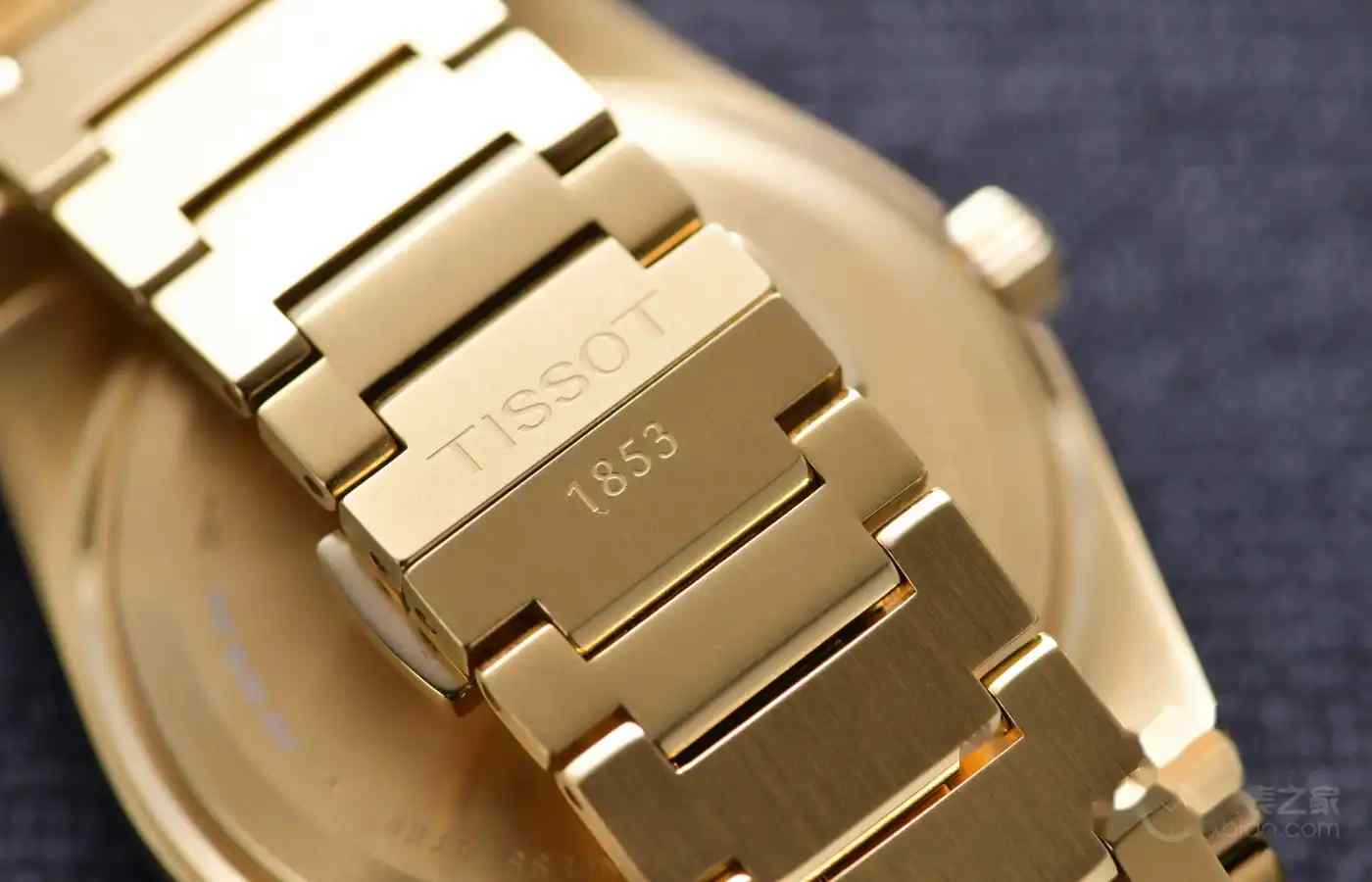 仅需3800元！天梭PRX金表颠覆传统，年轻人的第一块奢华腕表这样选 | 奈斯探表