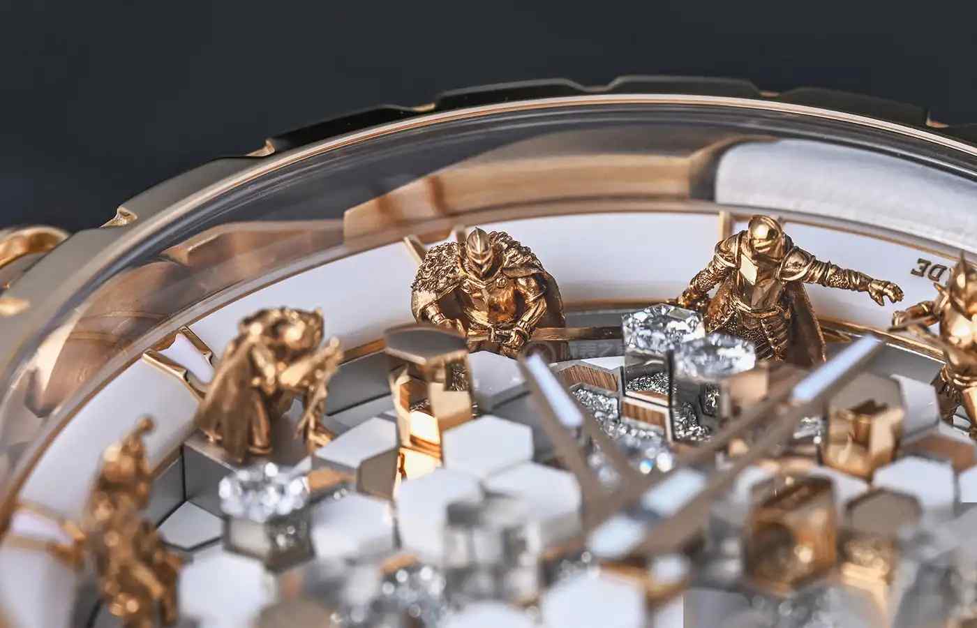 321万限量28枚！罗杰杜彼第十二代圆桌骑士震撼发布，金雕水晶宫腕表颠覆艺术边界 | 奈斯探表