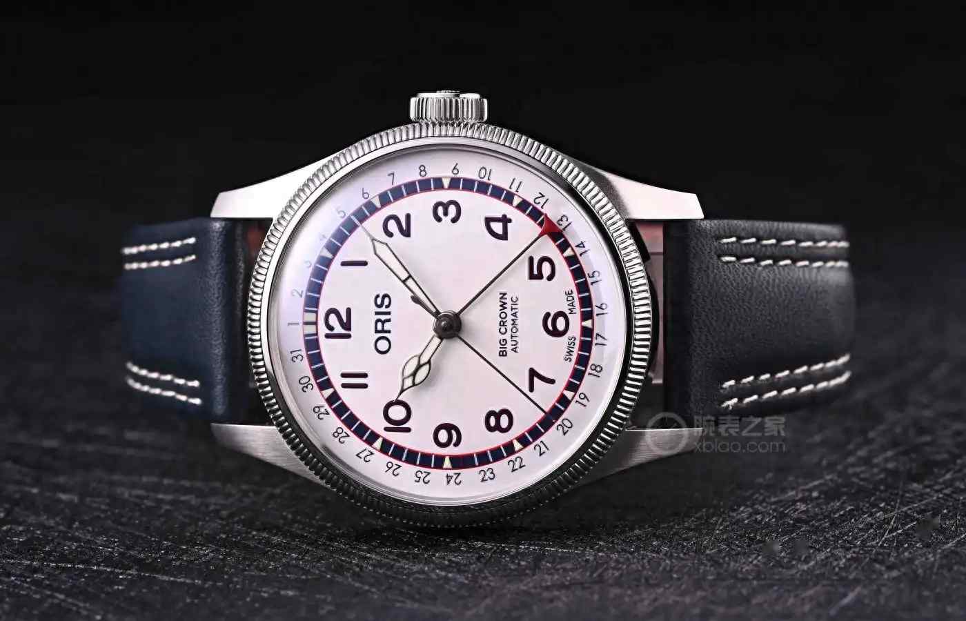 飞行员同款！豪利时大表冠腕表17800元入手，纪念汉克·阿伦限量珍藏！ | 奈斯探表