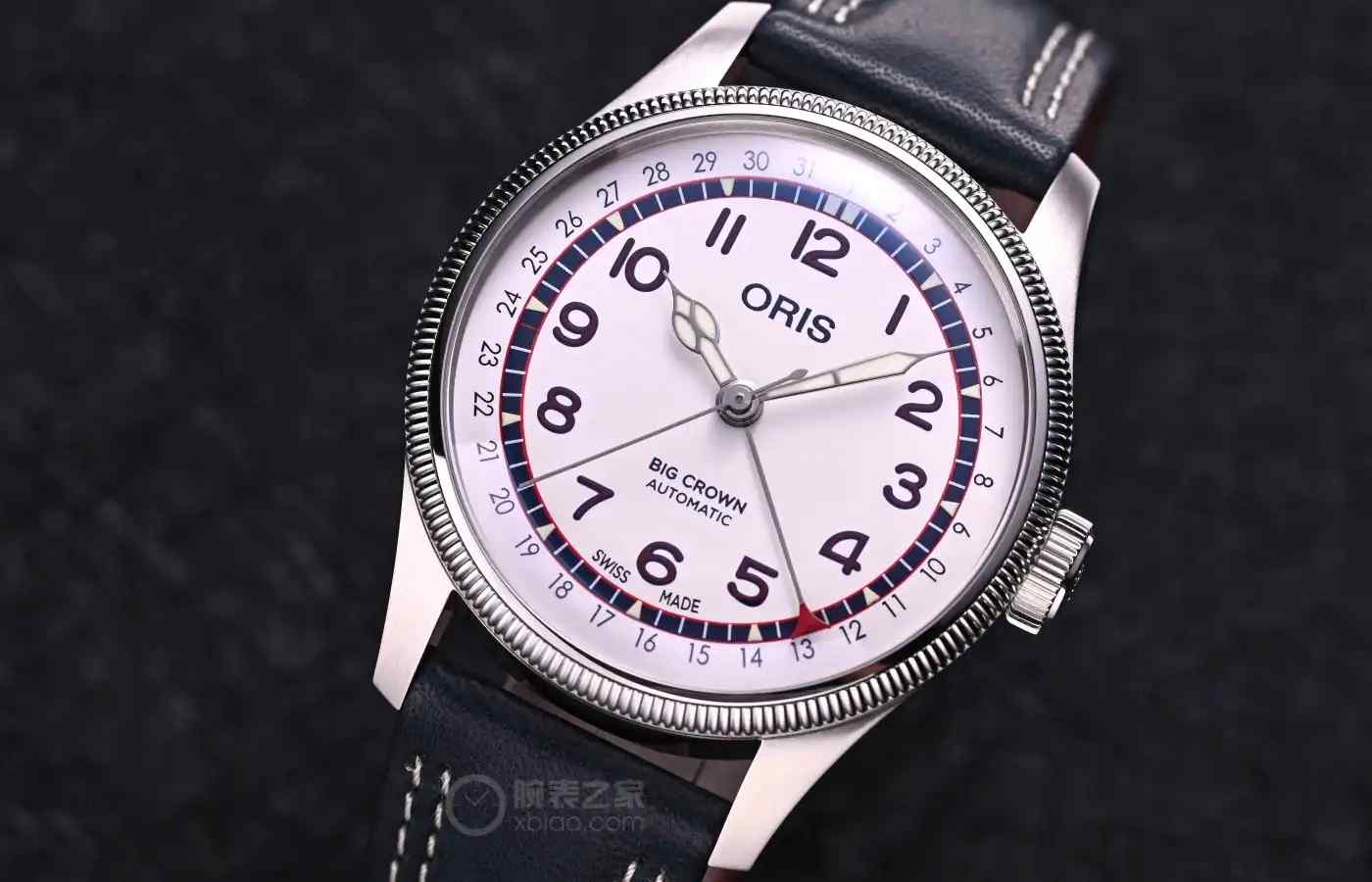 飞行员同款！豪利时大表冠腕表17800元入手，纪念汉克·阿伦限量珍藏！ | 奈斯探表