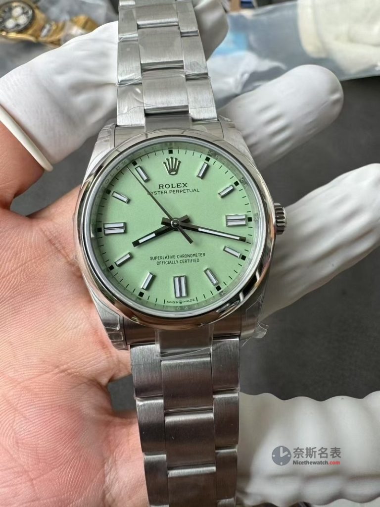 复刻表圈“王炸”组合亮相！VS厂开心果绿恒动+蓝面DD，看完谁还去专柜排队？ | 奈斯探表