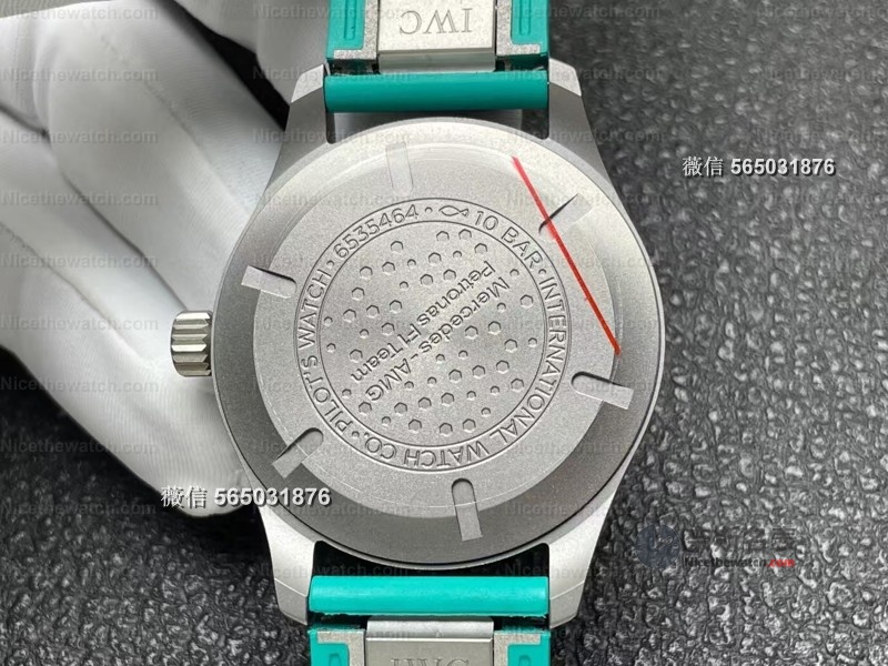 别再买普通小马克！M+厂V3马石油绿特别版细节炸裂，夜光+油印+降噪机芯全配齐！ | 奈斯探表