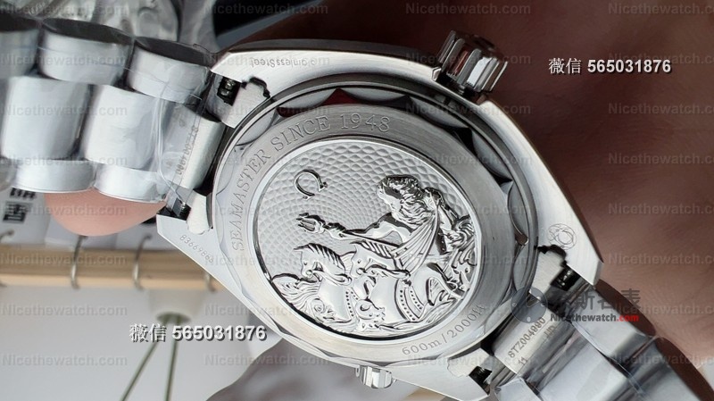 限量冰蓝+波塞冬浮雕+8800机芯！VS海马600 75周年版值不值得冲？ | 奈斯探表