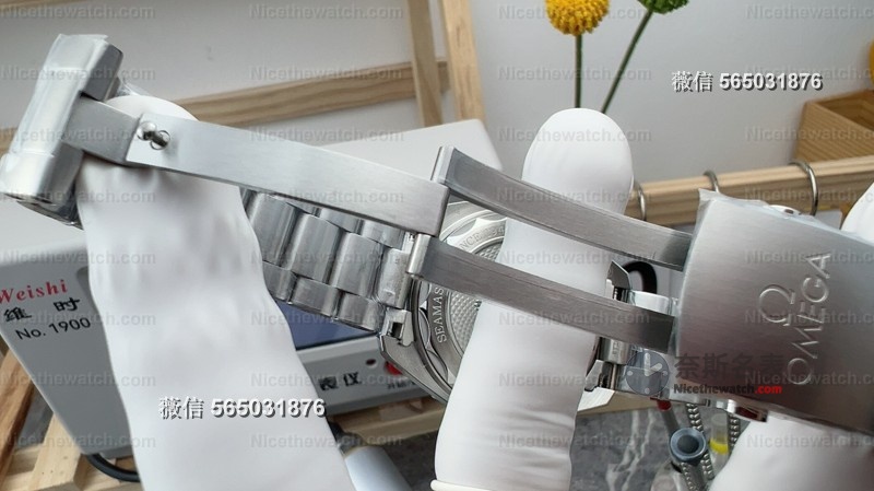 限量冰蓝+波塞冬浮雕+8800机芯！VS海马600 75周年版值不值得冲？ | 奈斯探表